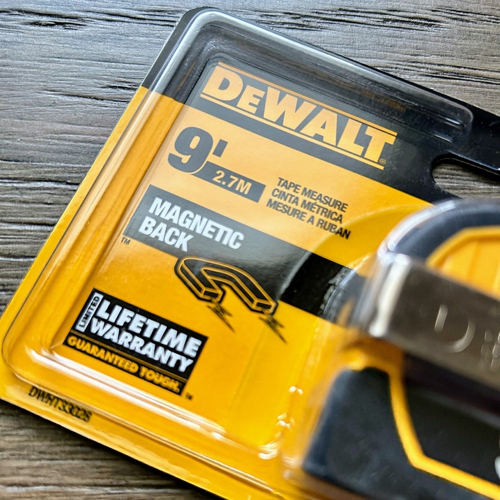 🆕🛠️ DEWALT 9ft Magnetic Pocket Tape Measure with Clip ~ DIY ~ Home ~ Workshop - Picture 2 of 16